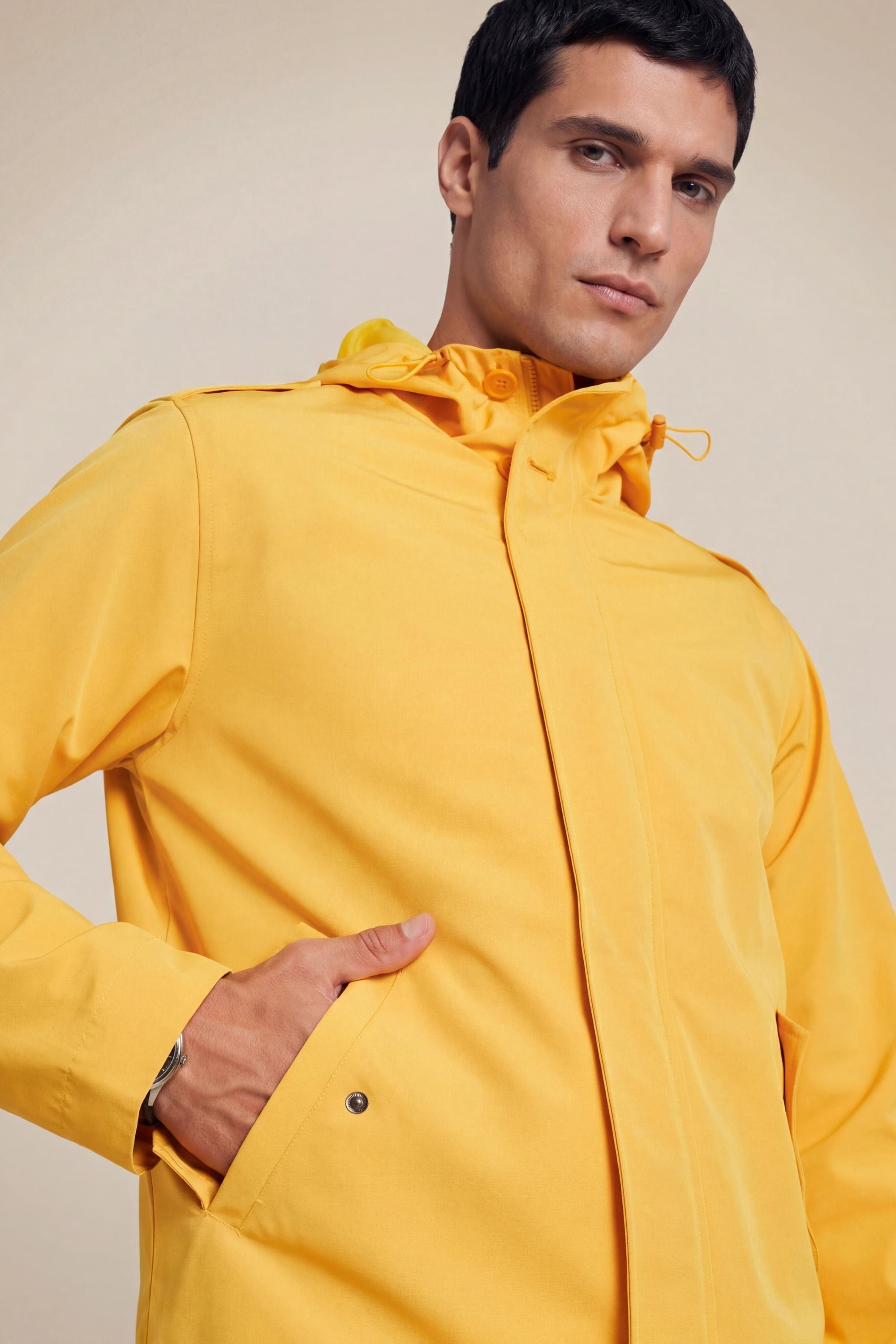 Amarelo