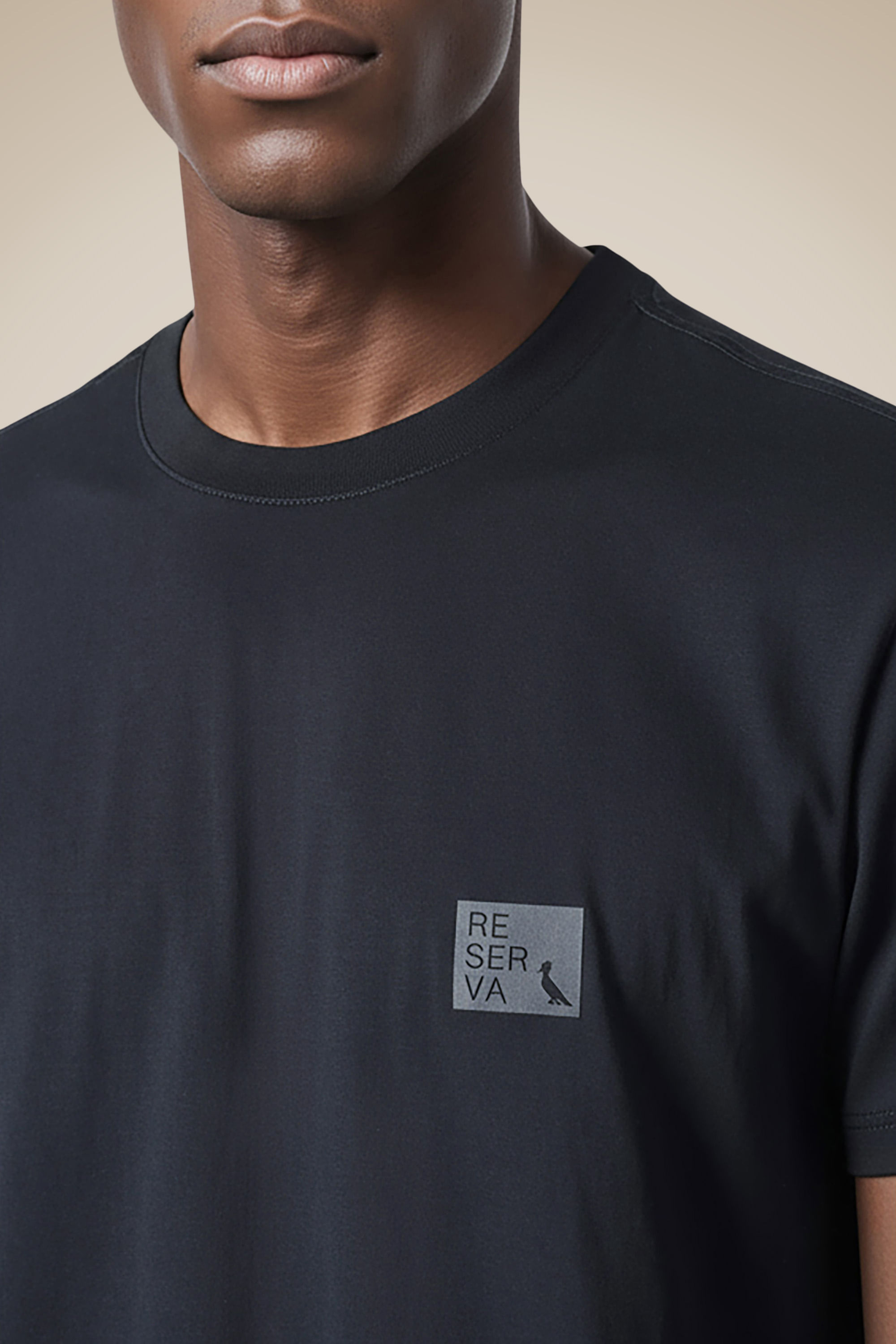 Camiseta Pima Estampa Minimal Quadrada