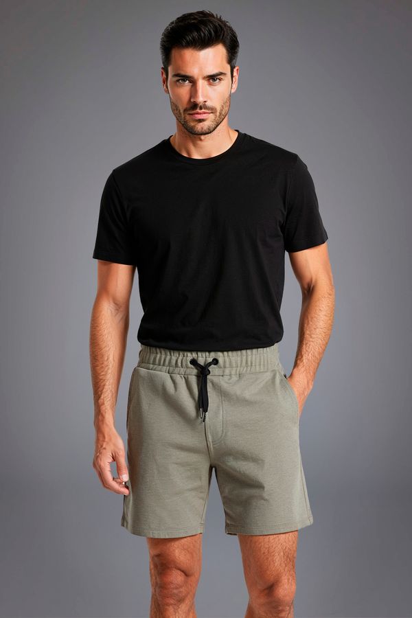 Bermuda Moletom Artur Militar - P