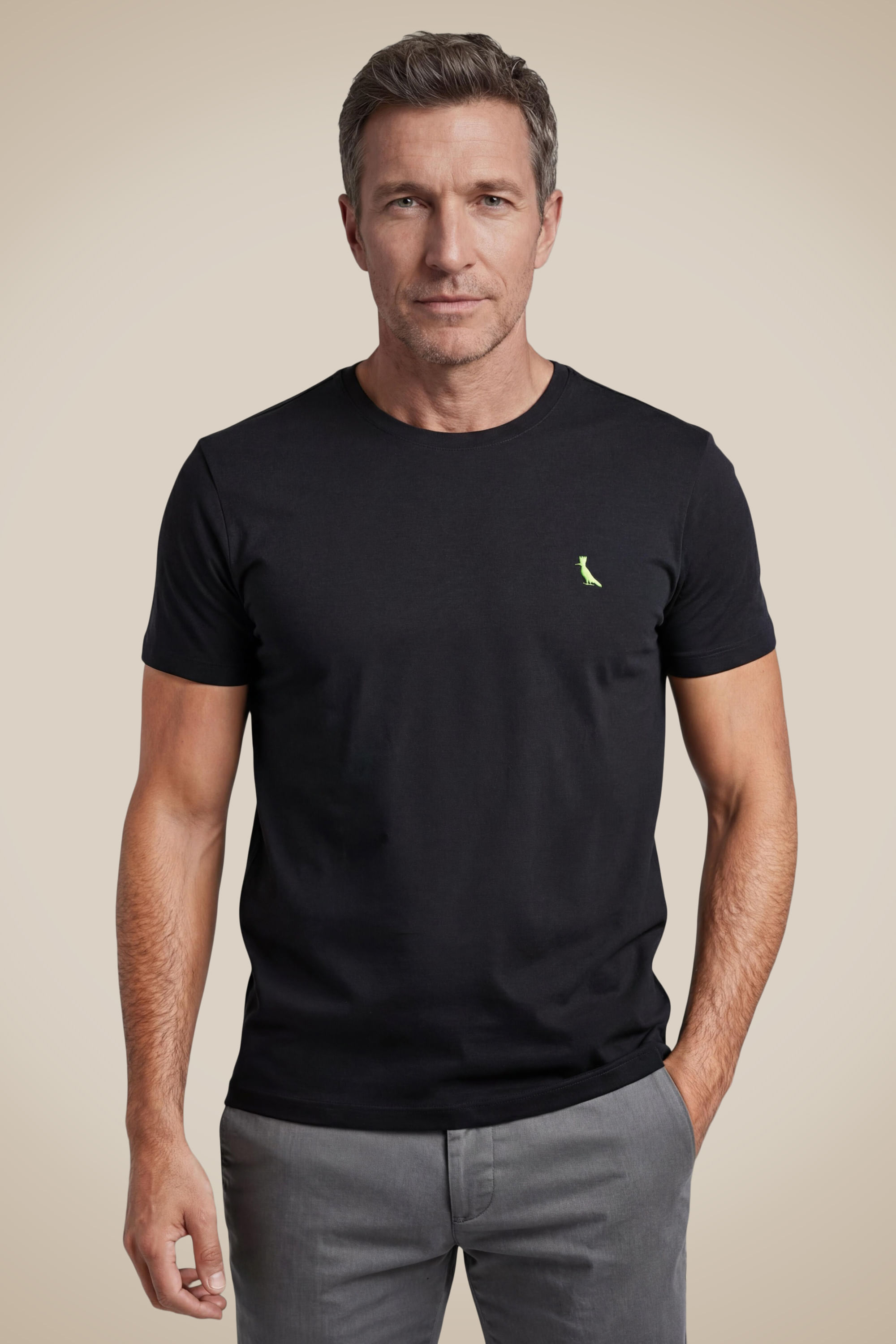 Camiseta Pica Pau Bordado Neon
