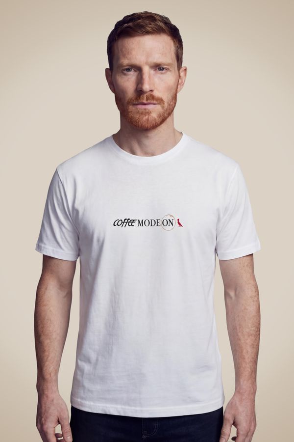 Camiseta Est Coffe Mode On Branco - Ggg