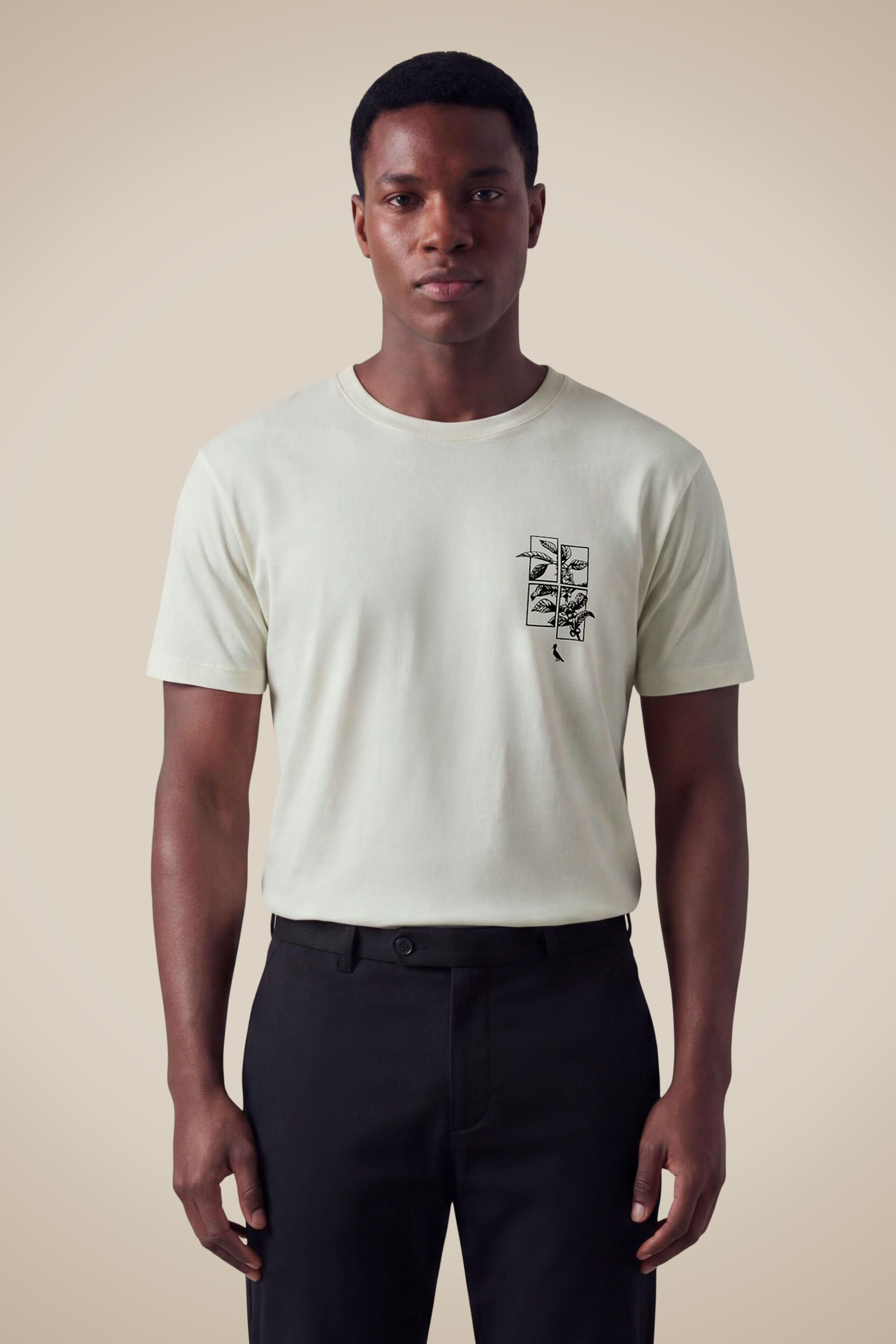 Camiseta Estampada Cafe Recortes