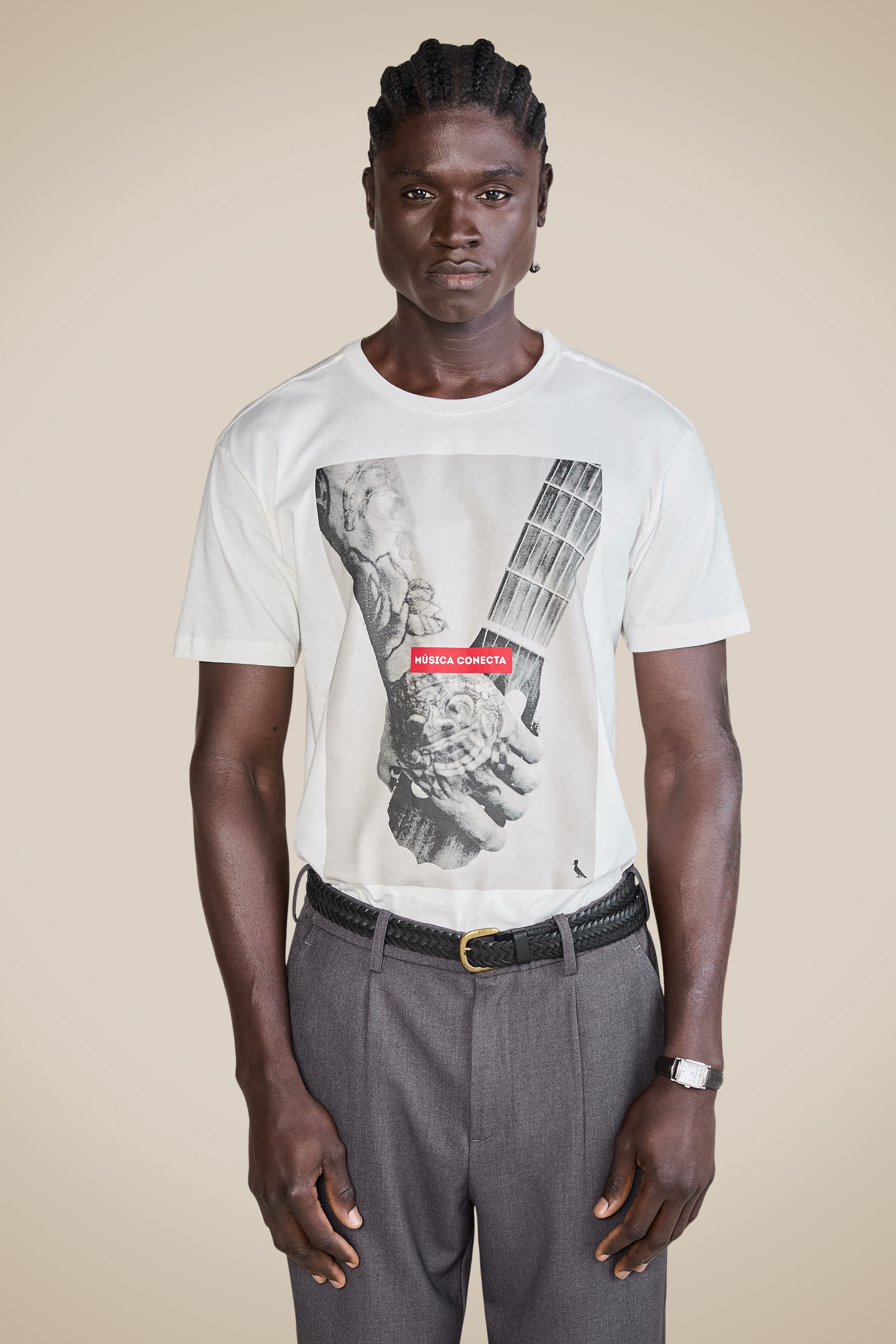 Camiseta Est Musica Conecta - Off White - G