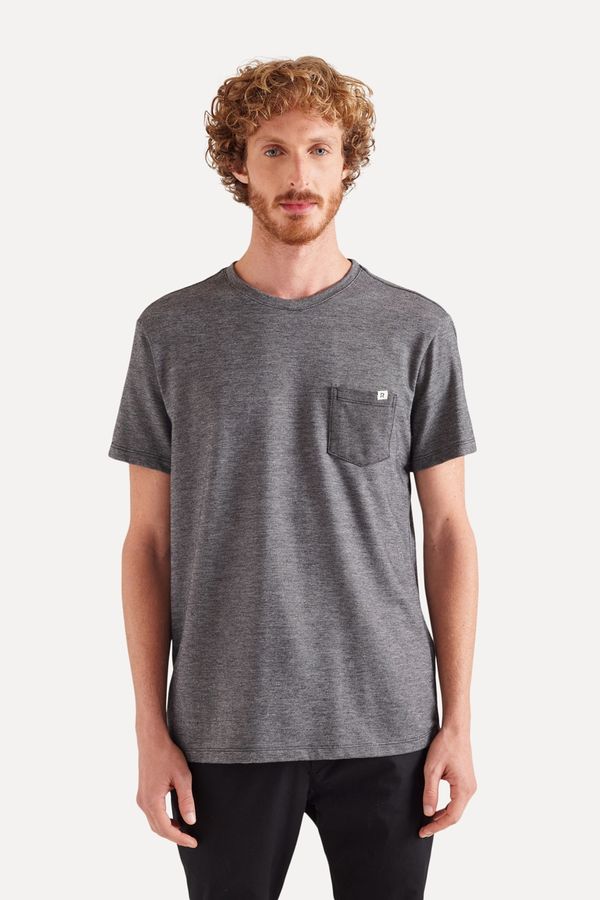 Camiseta Bolso Piquet