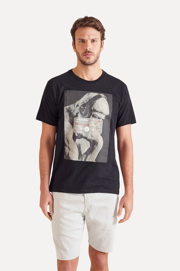 CAMISETA ESTAMPADA PENSADOR