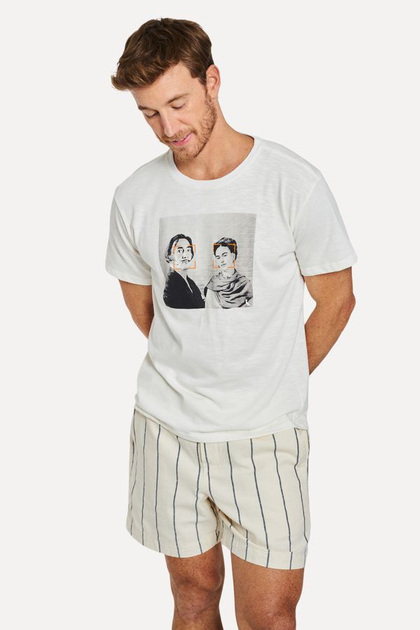 Camiseta Estampada Arte Resiste