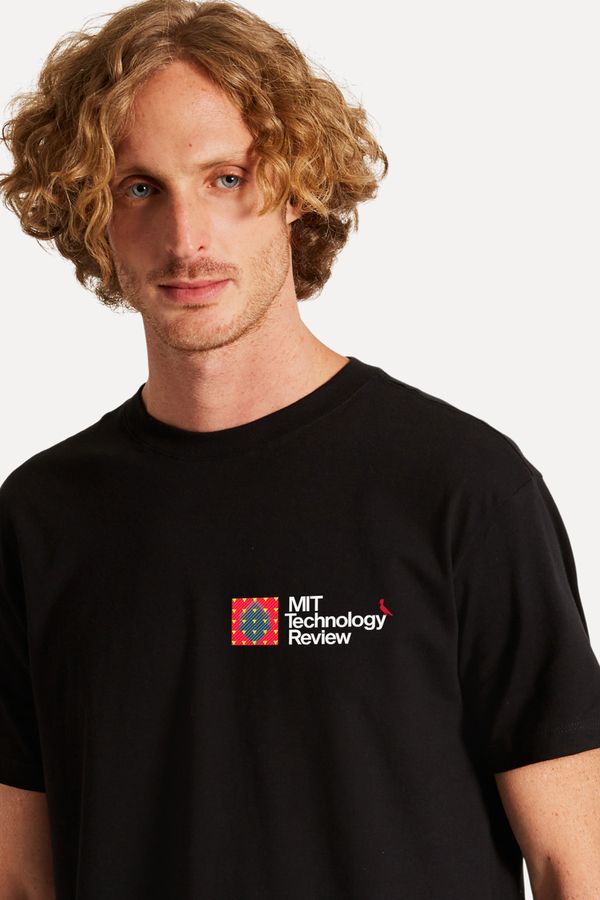 Camiseta Mit Escudo Four