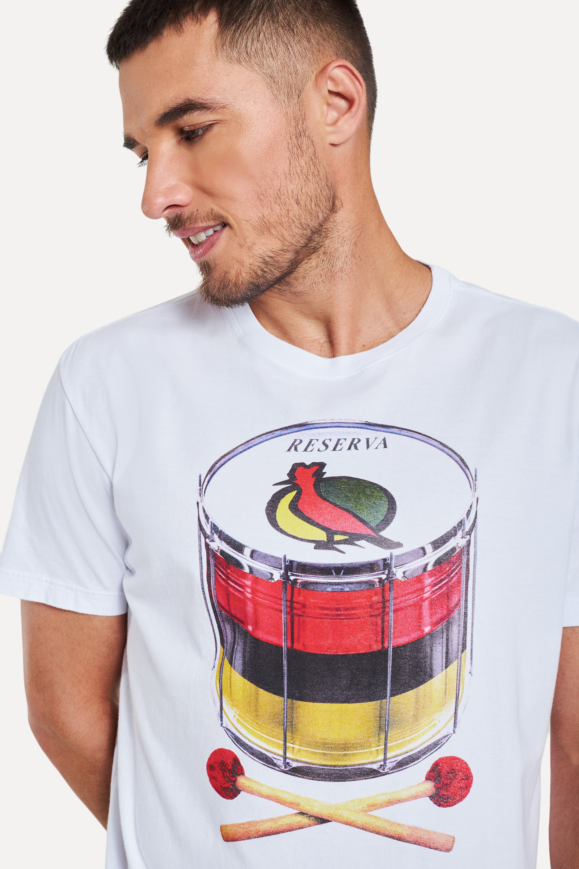 Camiseta Estampada Pica Pau Tambor