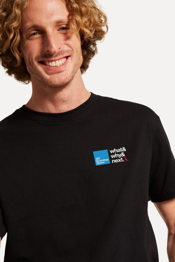 Camiseta Mit What Why Escudo