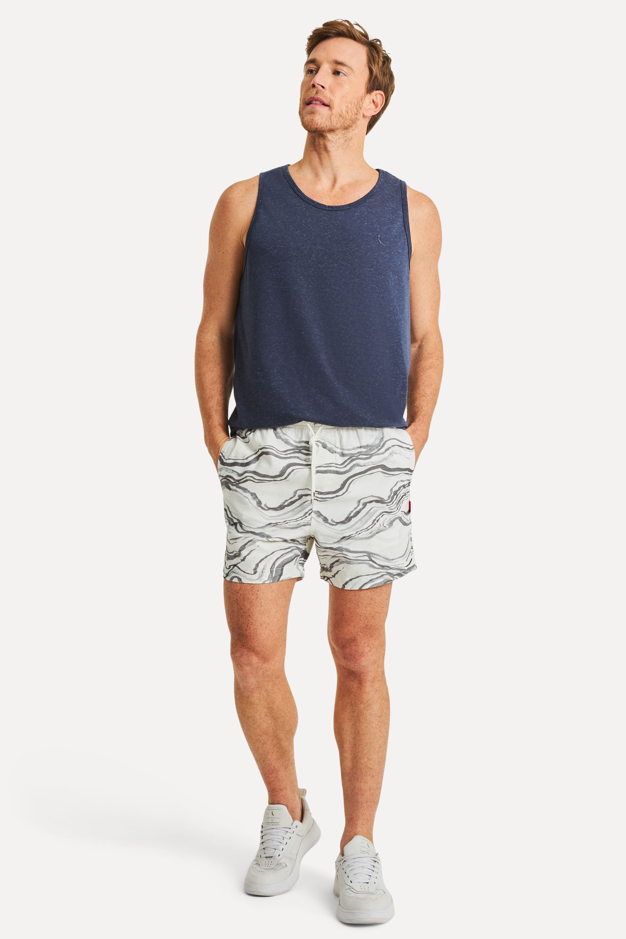 Short Casual Elastico Estampa Relevo