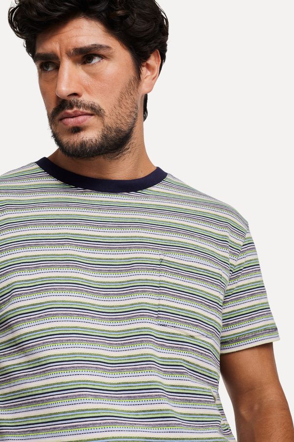 Camiseta Mc Bolso Listrada Trabalhada
