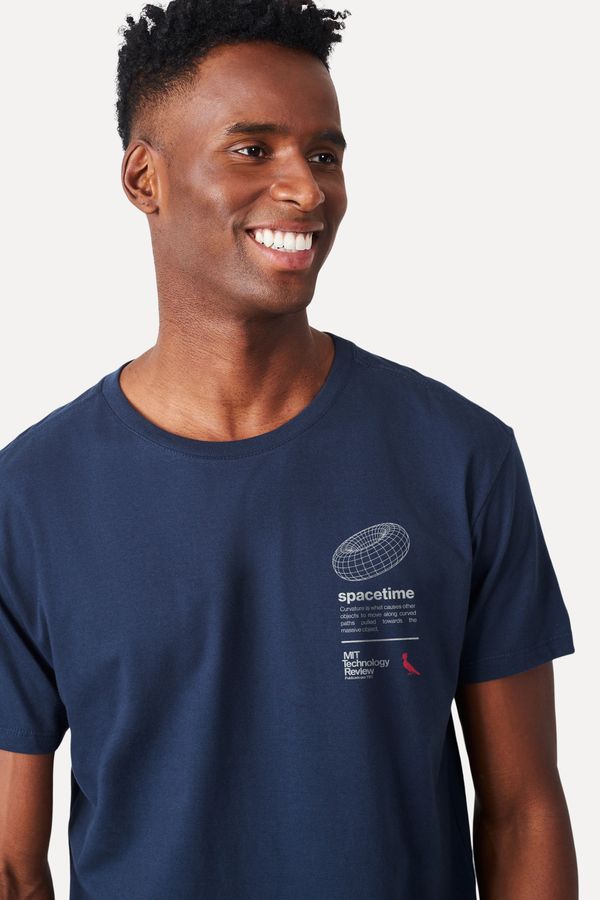 Camiseta Masc Spacetime Escudo