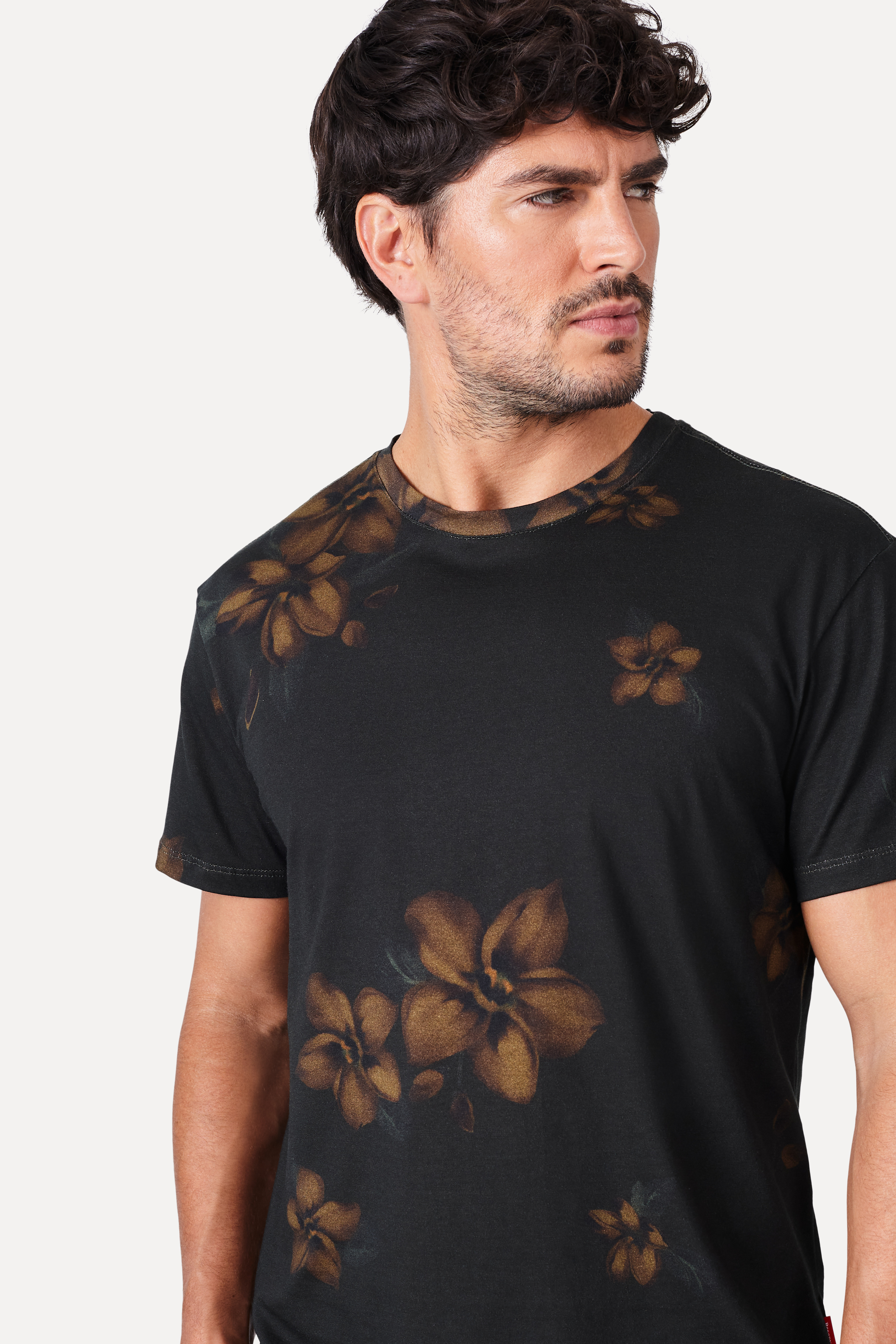 Camiseta Regular Mc Estampa Camp Flowers