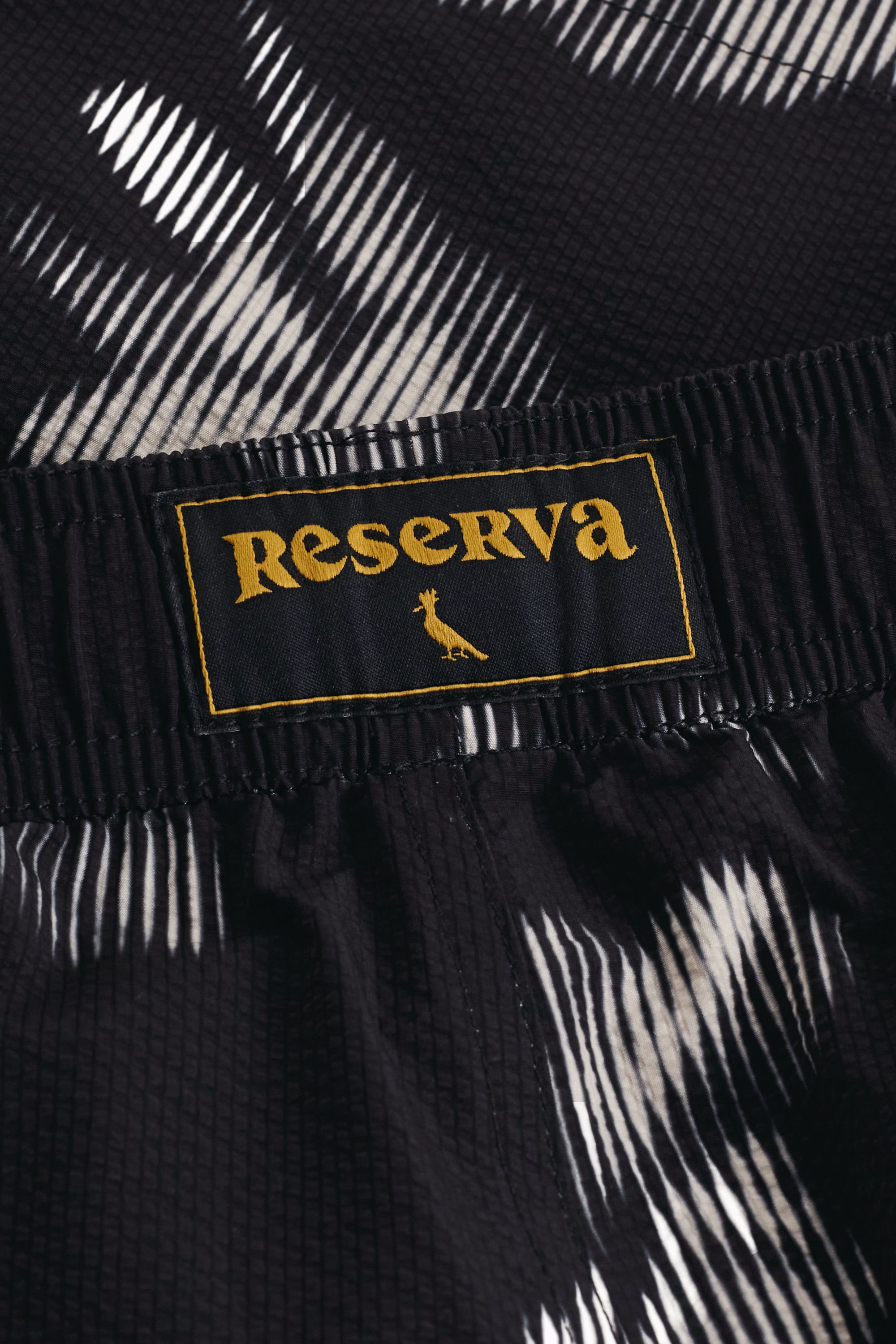 Short Praia Textura Estampa Blur Flower